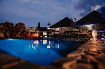 shakawe night pool